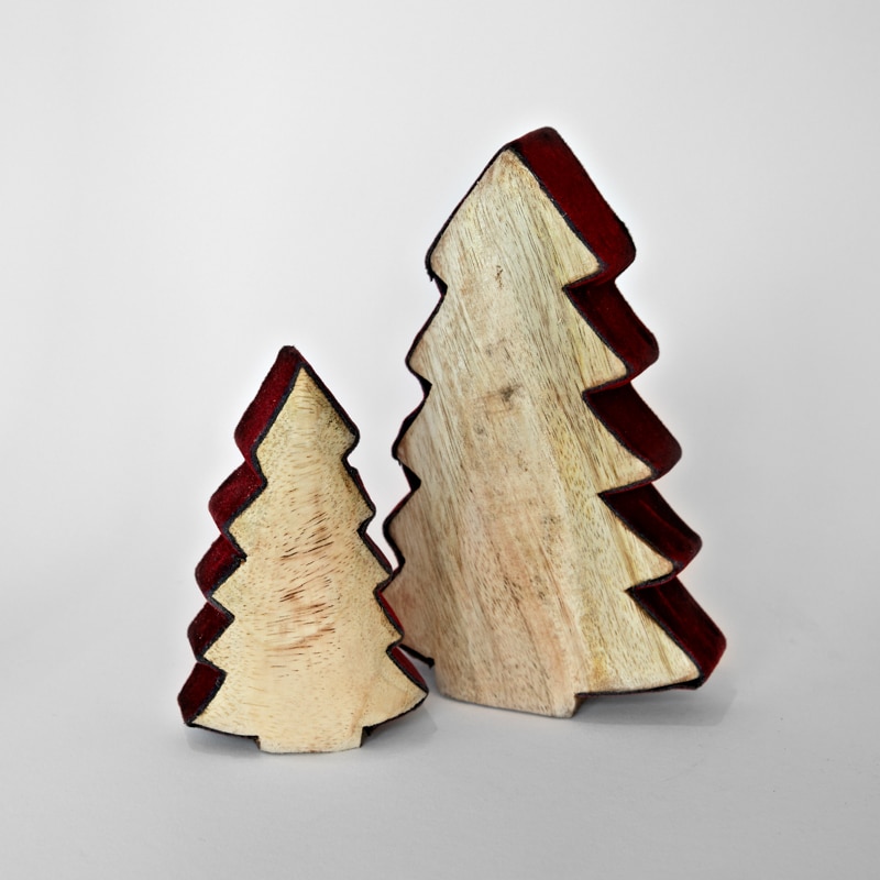 LieblingsIdeen für nachhaltige Weihnachtsdeko - Tannenbäume aus Holz mit Samt